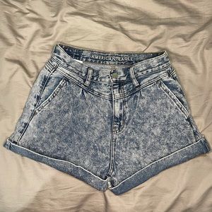 American Eagle High Rise Mom Short